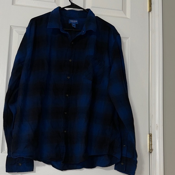 Men's Dark Blue & Black Soft Flannel Checkered Button-Up Long Sleeve Shirt - Picture 3 of 8